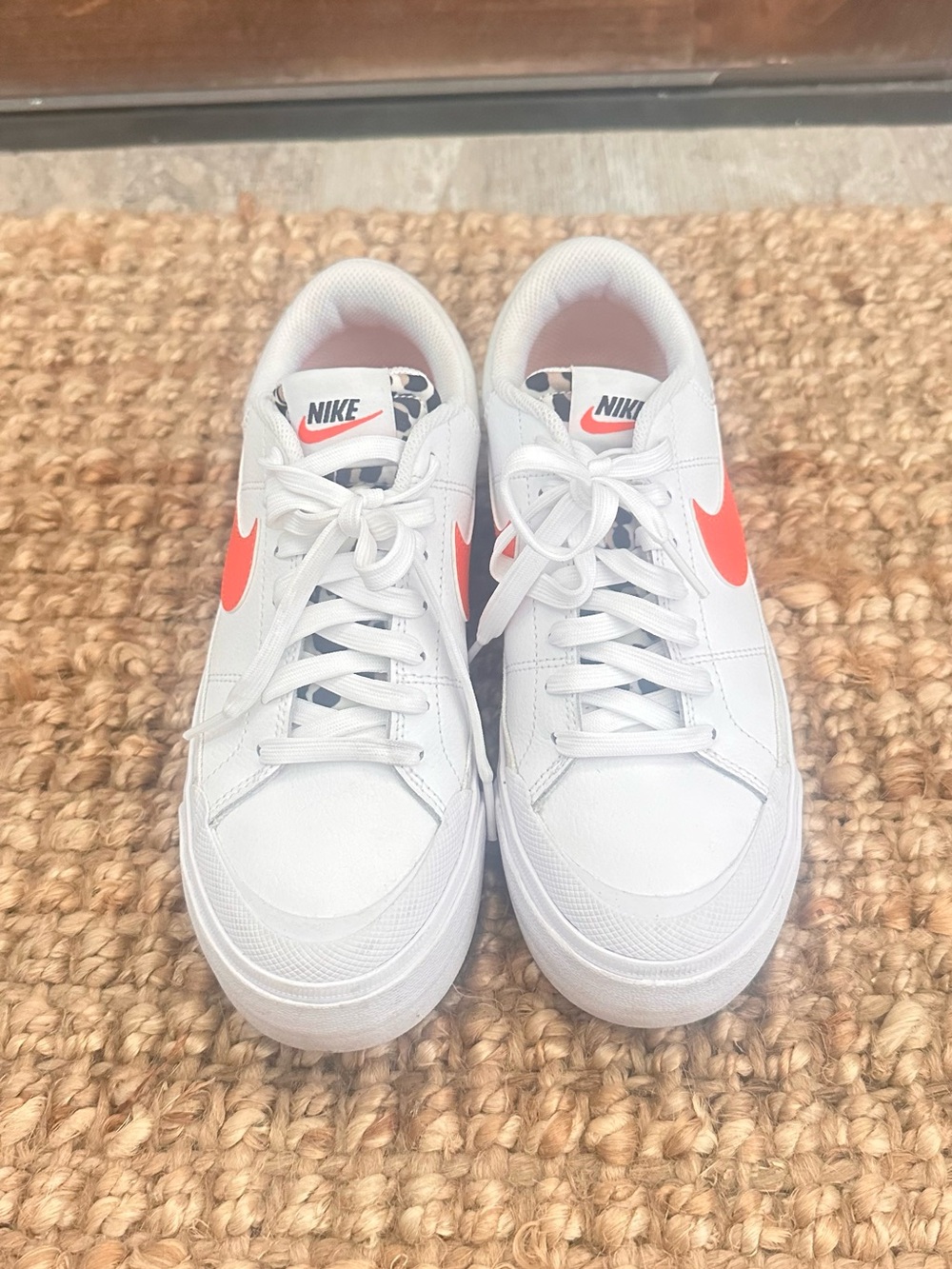 Nike Court Legacy Lift Platform Sneakers Leopard/White Coral Women’s - Picture 5 of 5